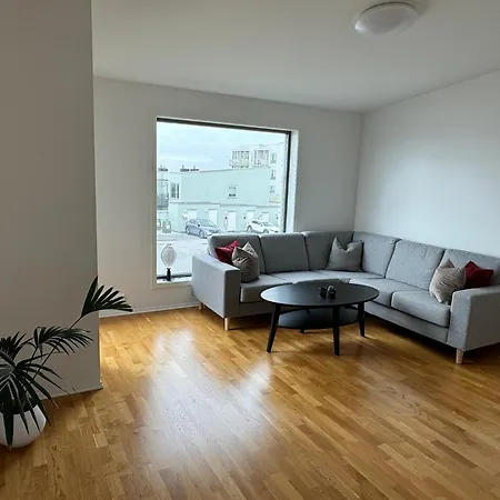 Nyaraló Modern 3-bedroom House With Sea-view