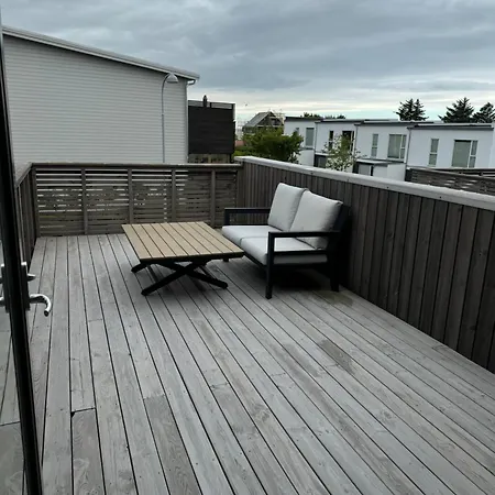 Modern 3-bedroom House With Sea-view Nyaraló *