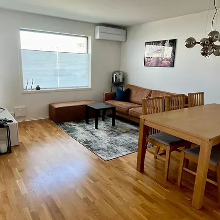 別荘 Modern 3-bedroom House With Sea-view